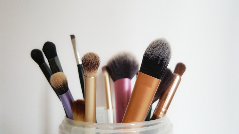 Comment nettoyer des pinceaux de maquillage