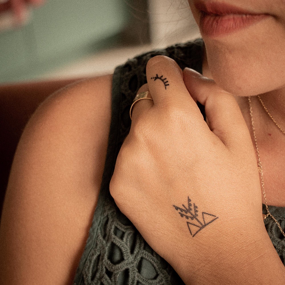 tatouage éphémère femme