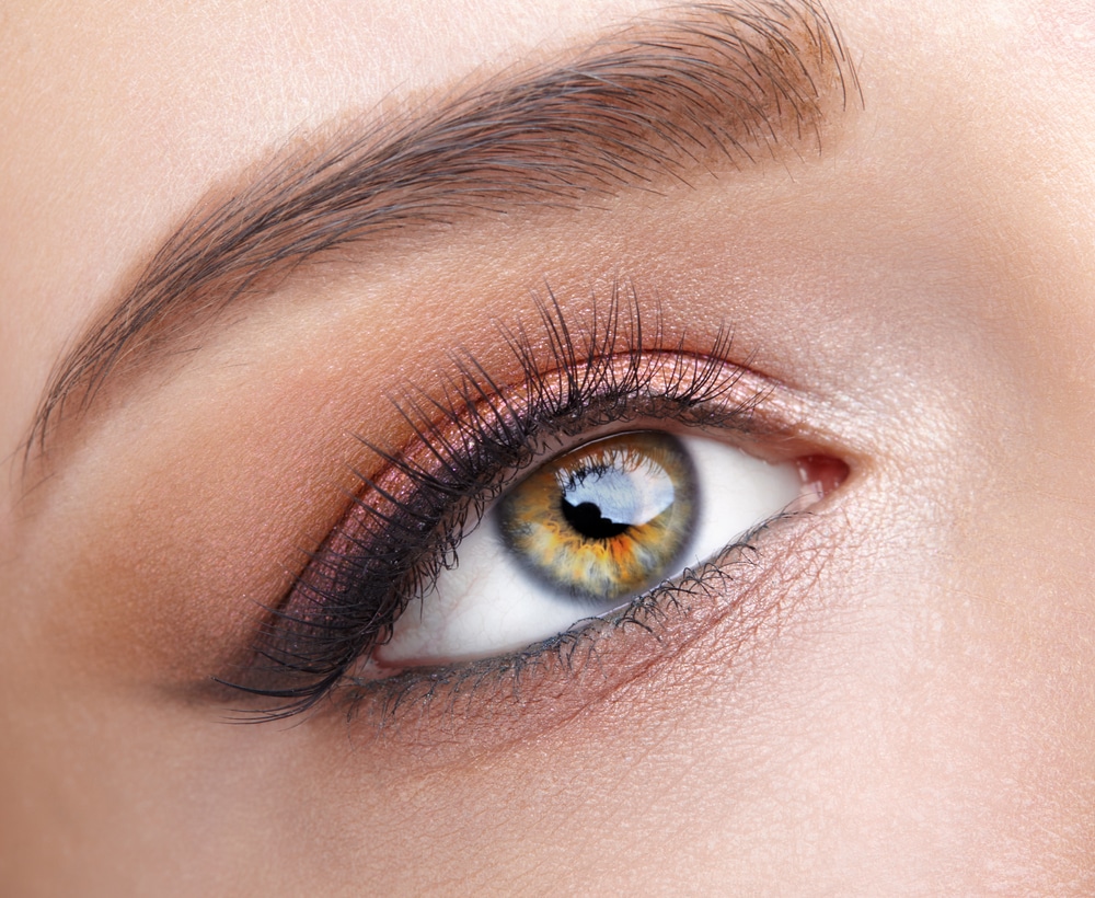 6 astuces pour maquiller des yeux en amandes